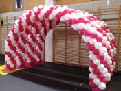 Bramy balonowe montaż bram balonowych dekoracje z balonów balony ledowe z helem