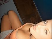 Młoda szuka dyskretnego pana