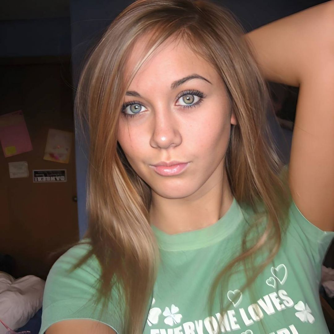 Samotna i chętna na wrażenia  - Zdjęcie 1