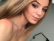 Siedzę sama i myślę o głupotach