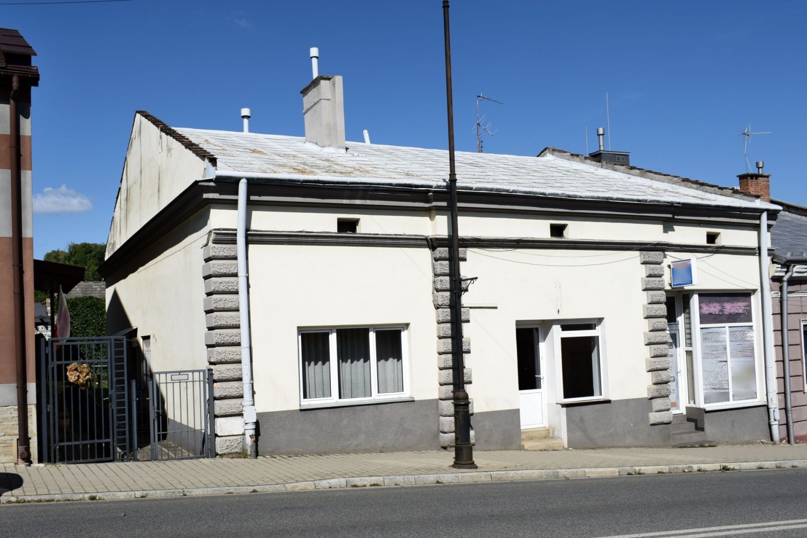 Dom w centrum Biecza 196 m kw do remontu Biecz - Zdjęcie 1