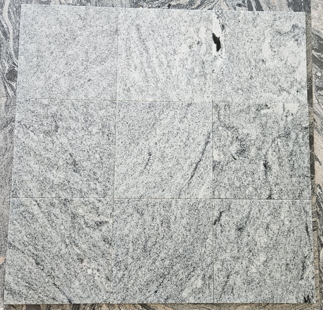 Płytki granitowe VISCONT WHITE 30,5x30,5x1 cm polerowane  - Zdjęcie 1